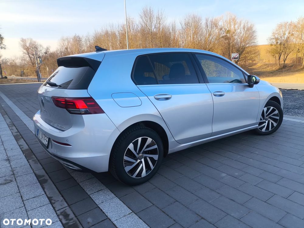 Volkswagen Golf - 10