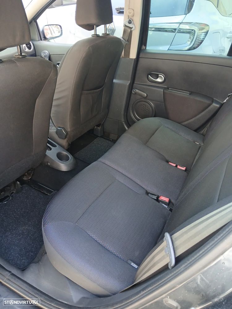 Renault Clio - 12