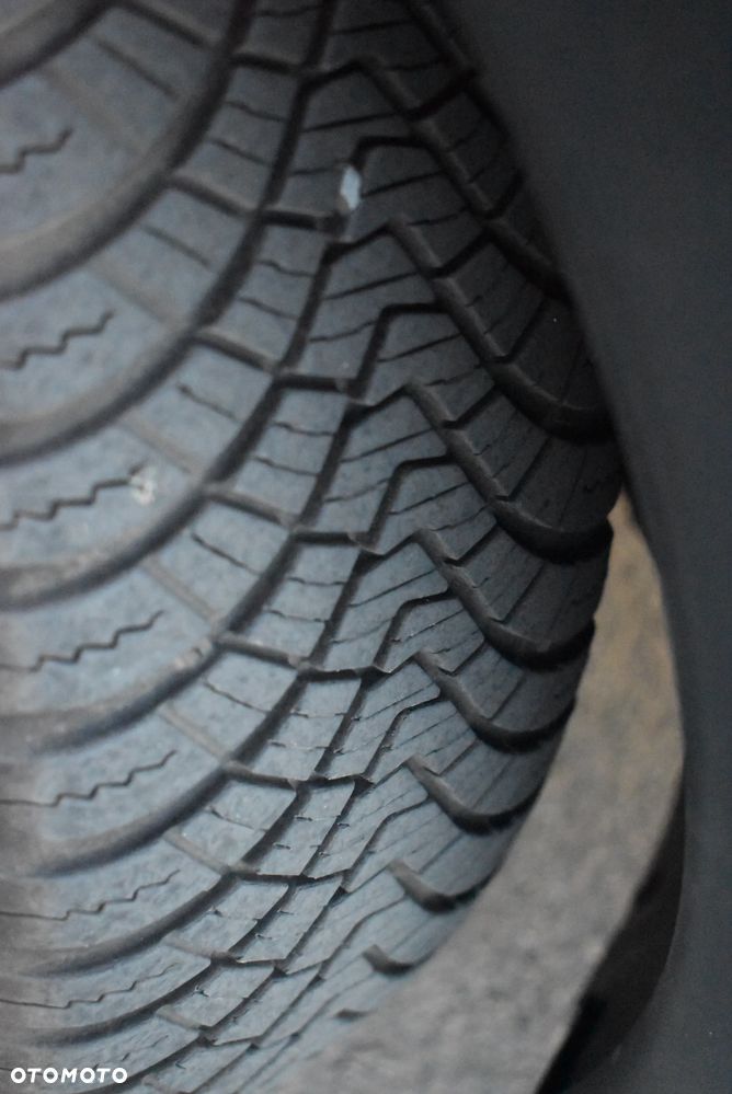 Ford C-MAX 1.6 Ti-VCT Champions Edition - 39