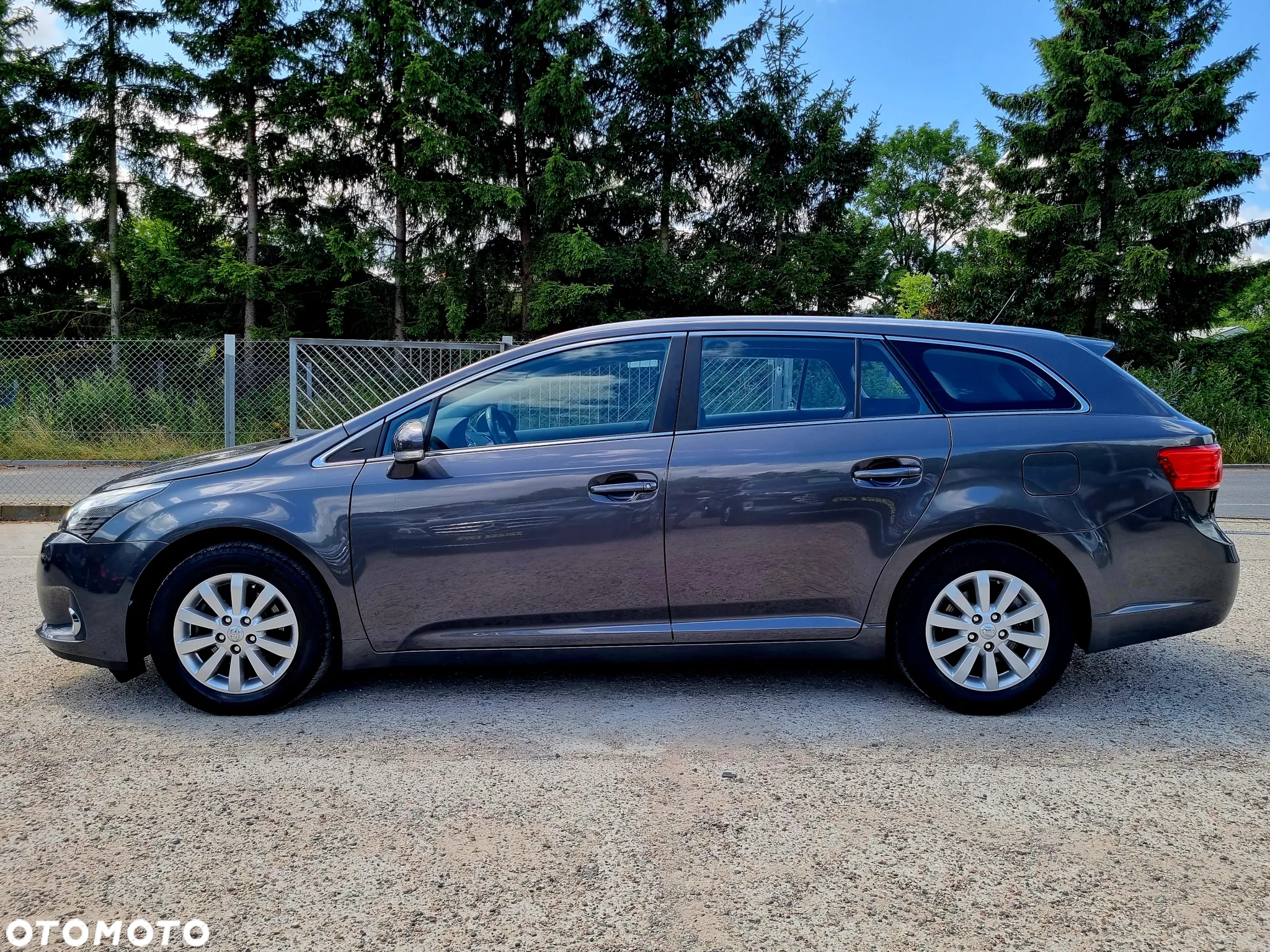Toyota Avensis 1.8 Premium - 8