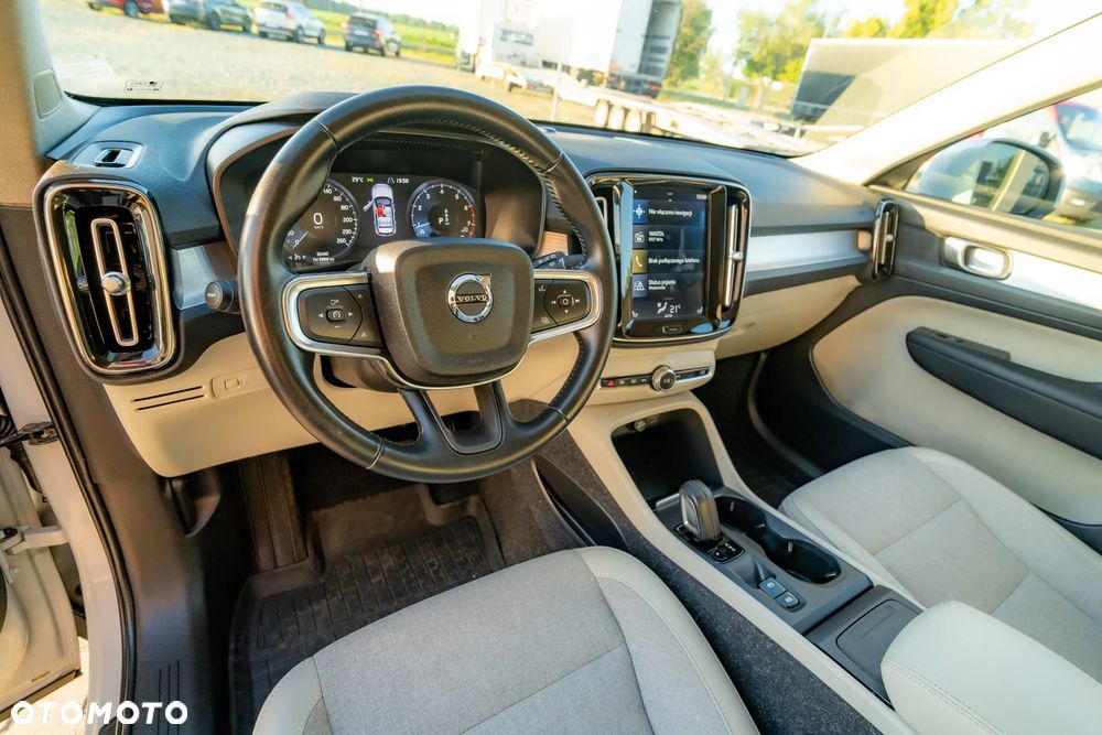 Volvo XC 40 - 38