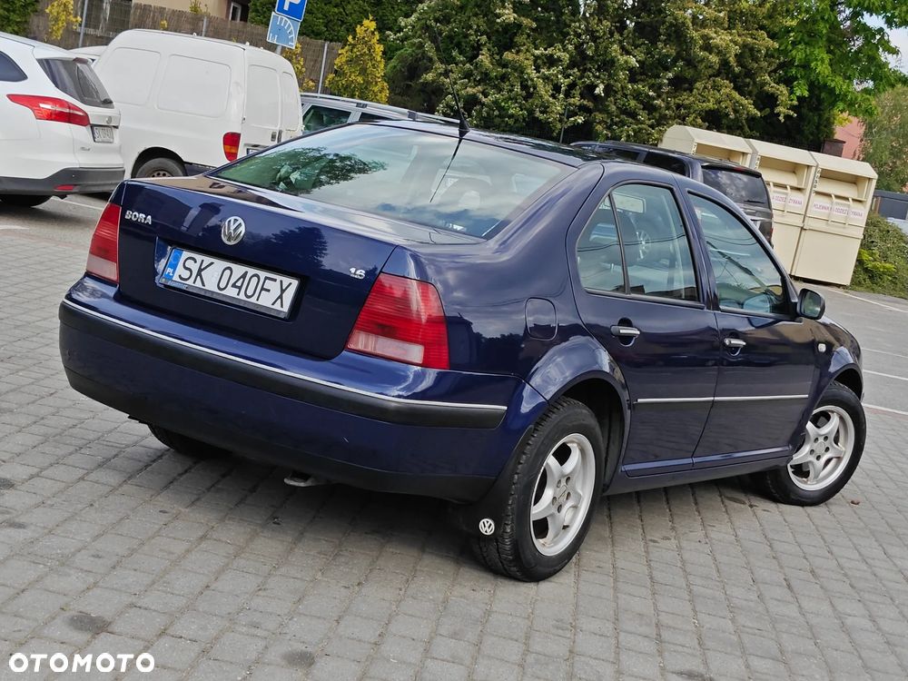 Volkswagen Bora 1.6 Comfortline - 1