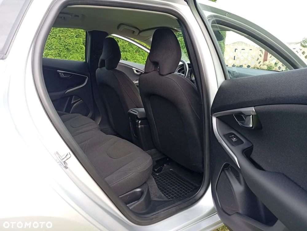 Volvo V40 D3 Kinetic - 13