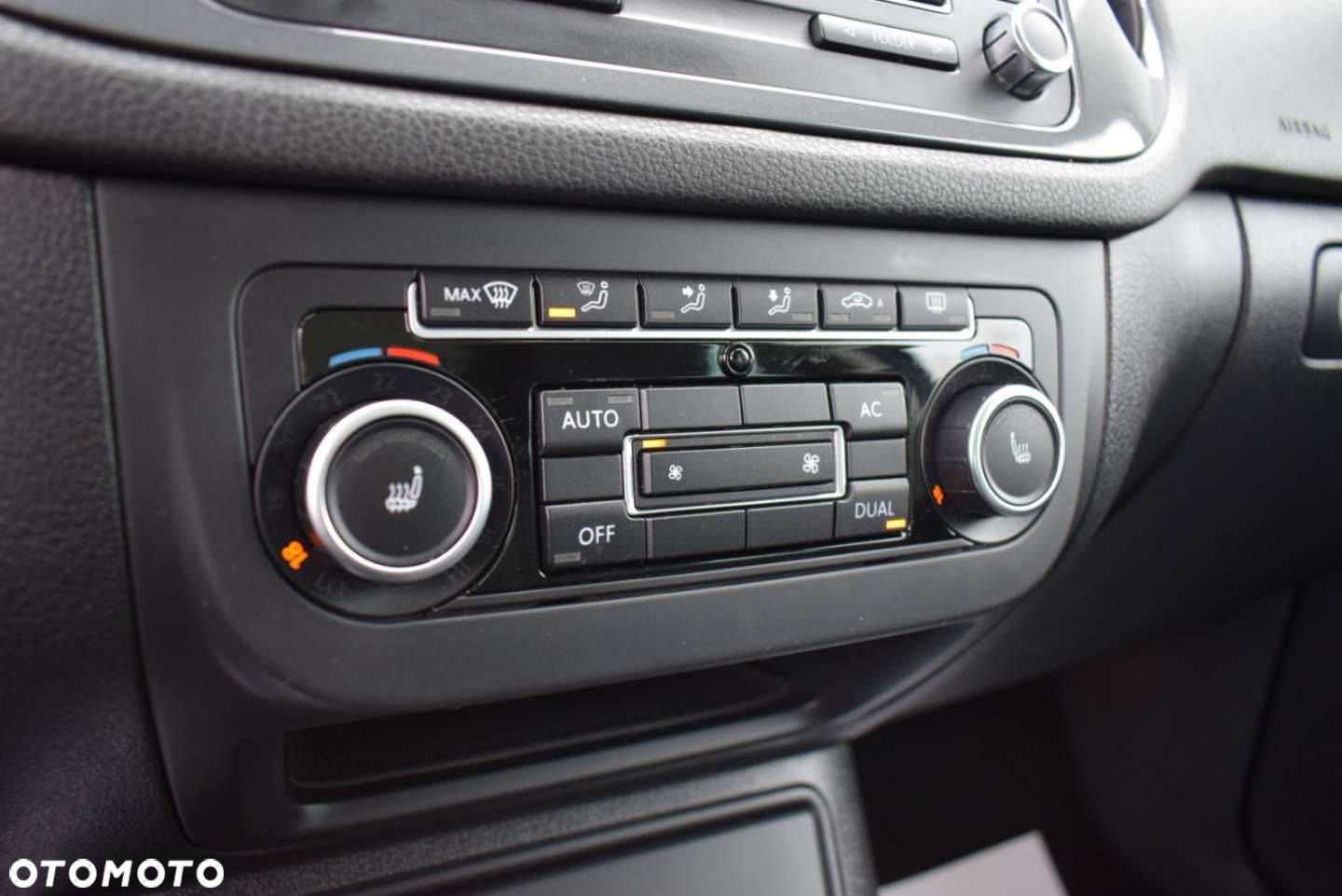 Volkswagen Tiguan - 32