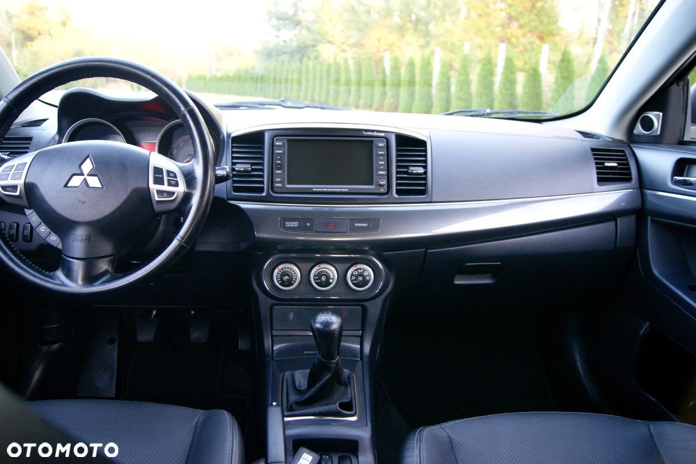 Mitsubishi Lancer 1.8 Intense - 22