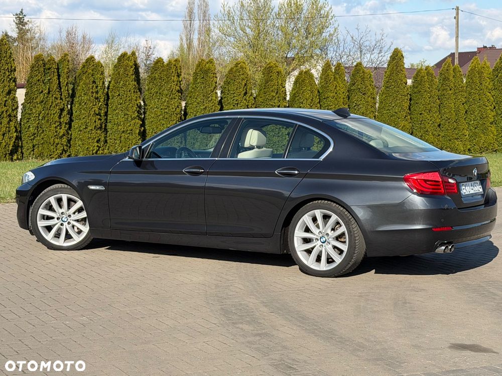 BMW Seria 5 528i Sport-Aut Luxury Line - 14