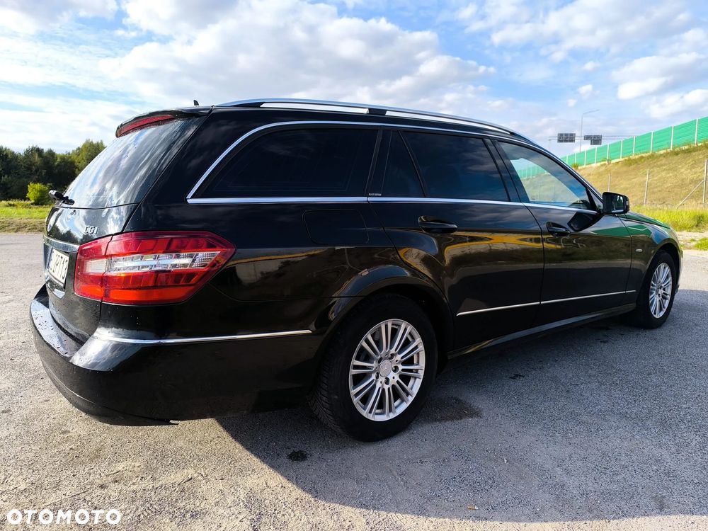 Mercedes-Benz E-Class 2010 photo 3