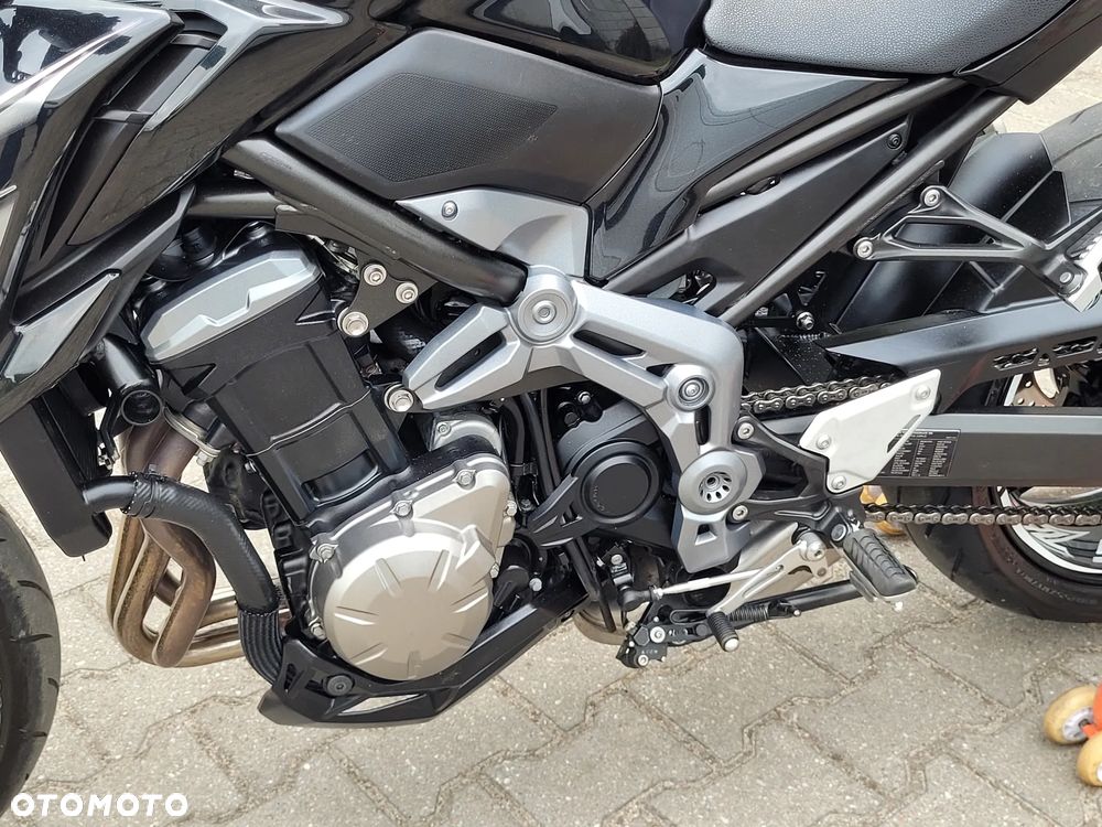 Kawasaki Z 900 - 16