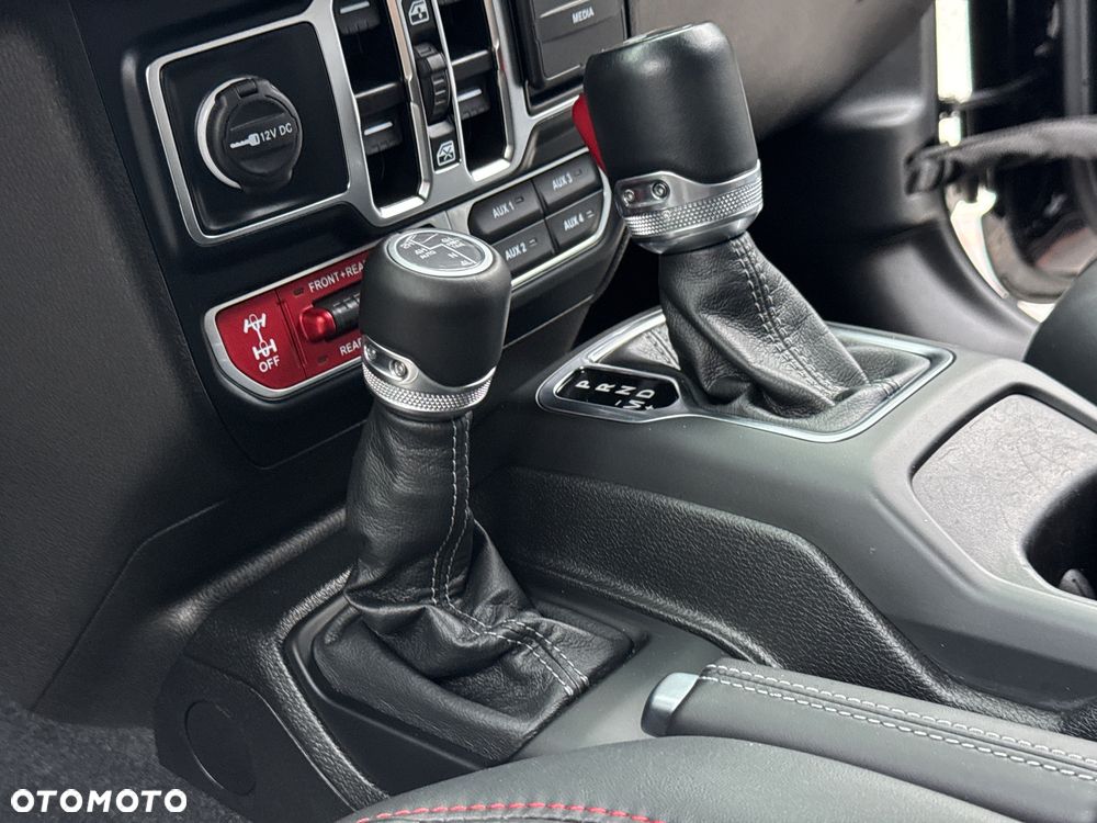 Jeep Wrangler - 26