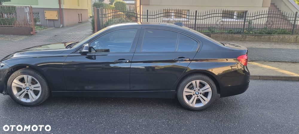 BMW Seria 3 320d xDrive Sport Line - 3