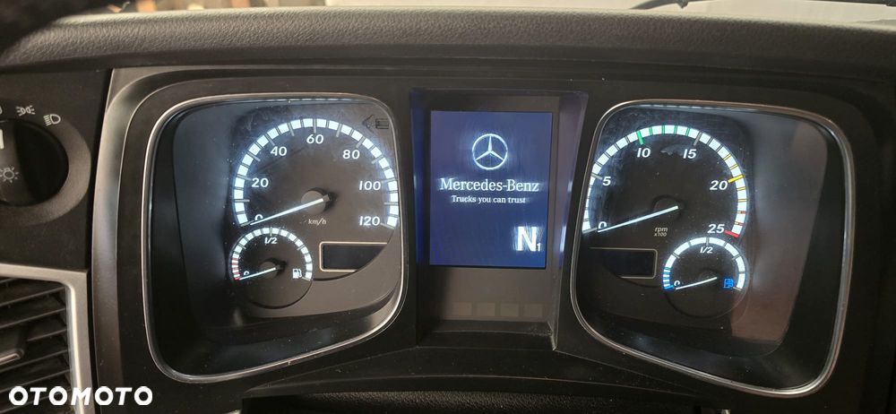 Mercedes-Benz Actros - 5
