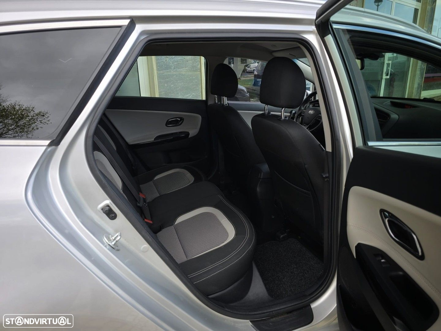 Kia Ceed SW 1.6 CRDi - 8