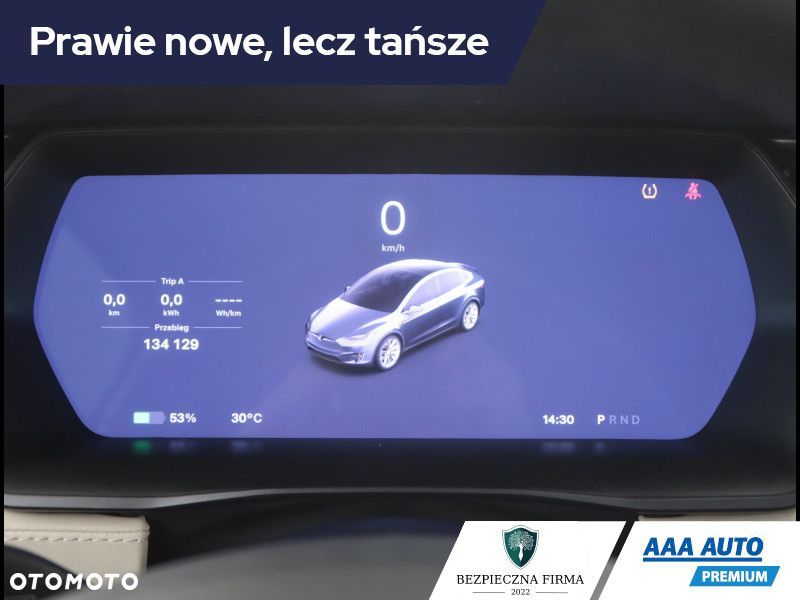 Tesla Model X - 12