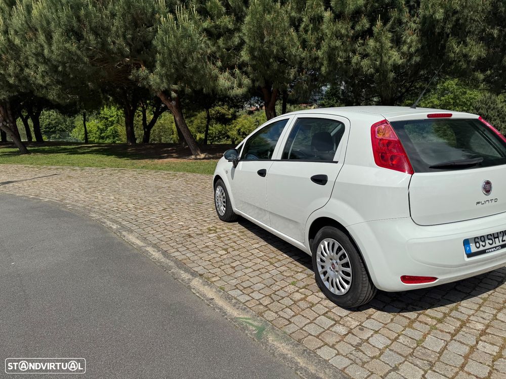 Fiat Punto 1.3 M-Jet Lounge S&S - 25