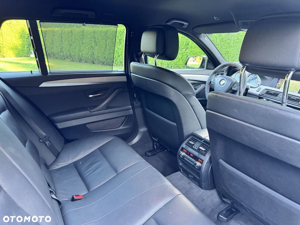 BMW Seria 5 M550d xDrive - 37