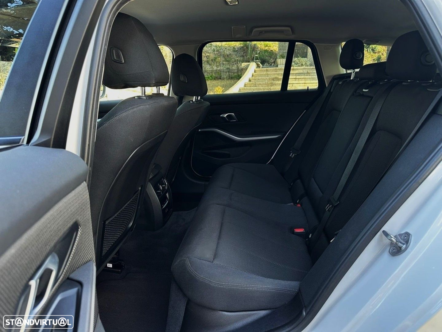 BMW 330 e Touring Corporate Edition Auto - 33