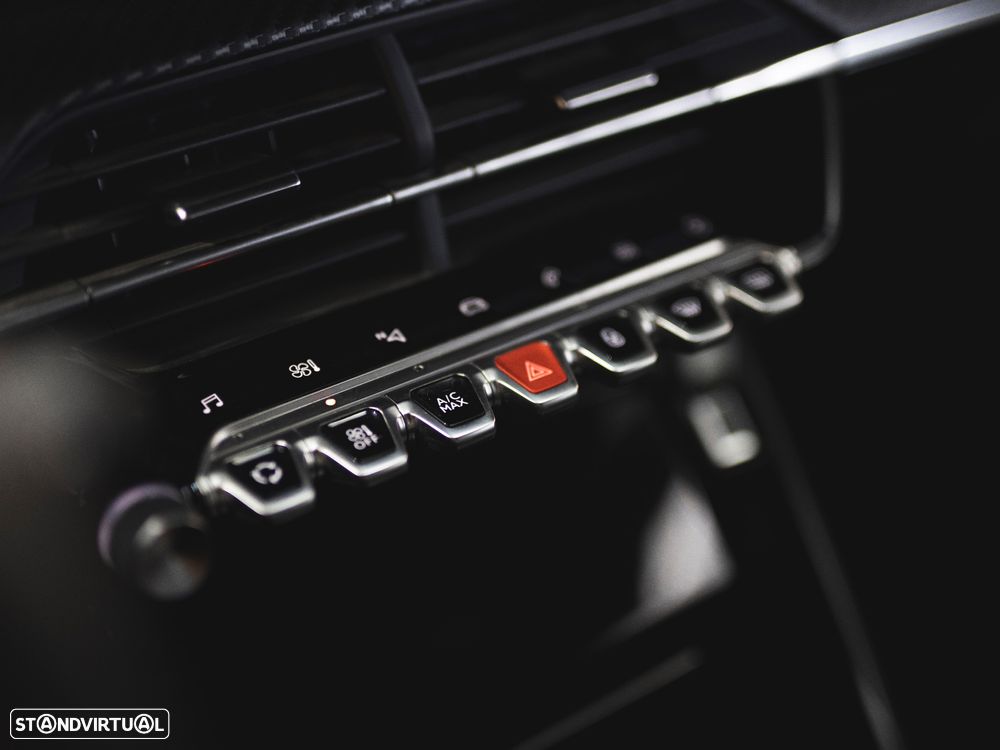 Peugeot e-2008 Allure Pack - 20