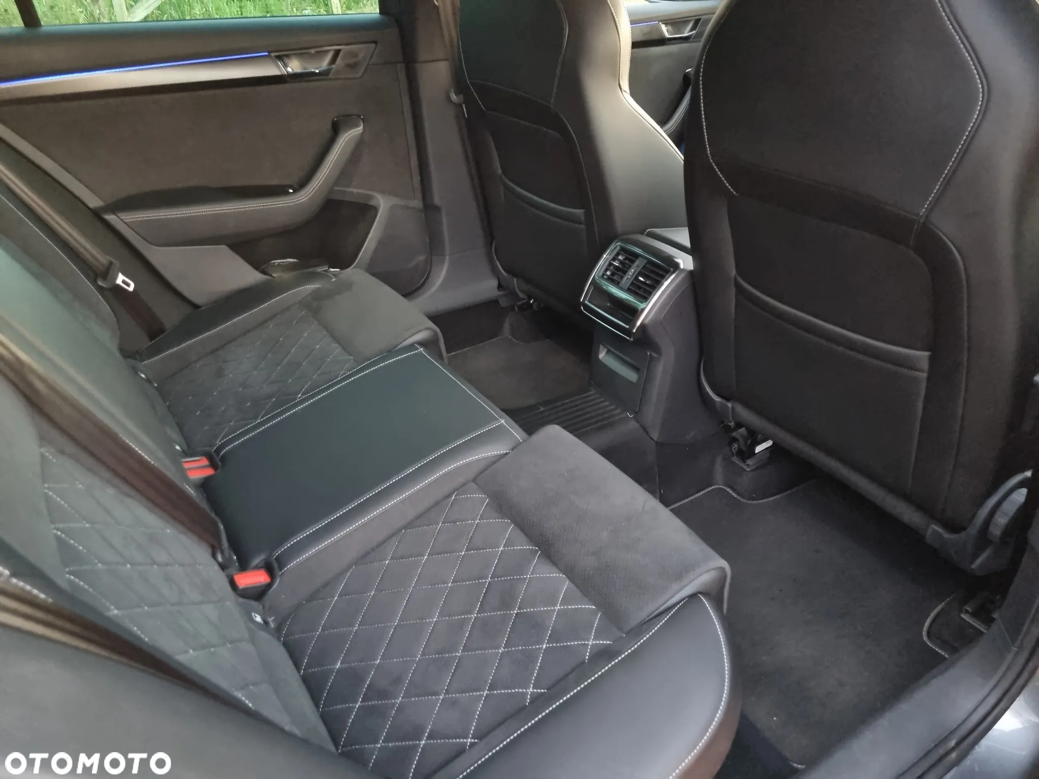 Skoda Superb 2.0 TSI Sportline DSG - 27