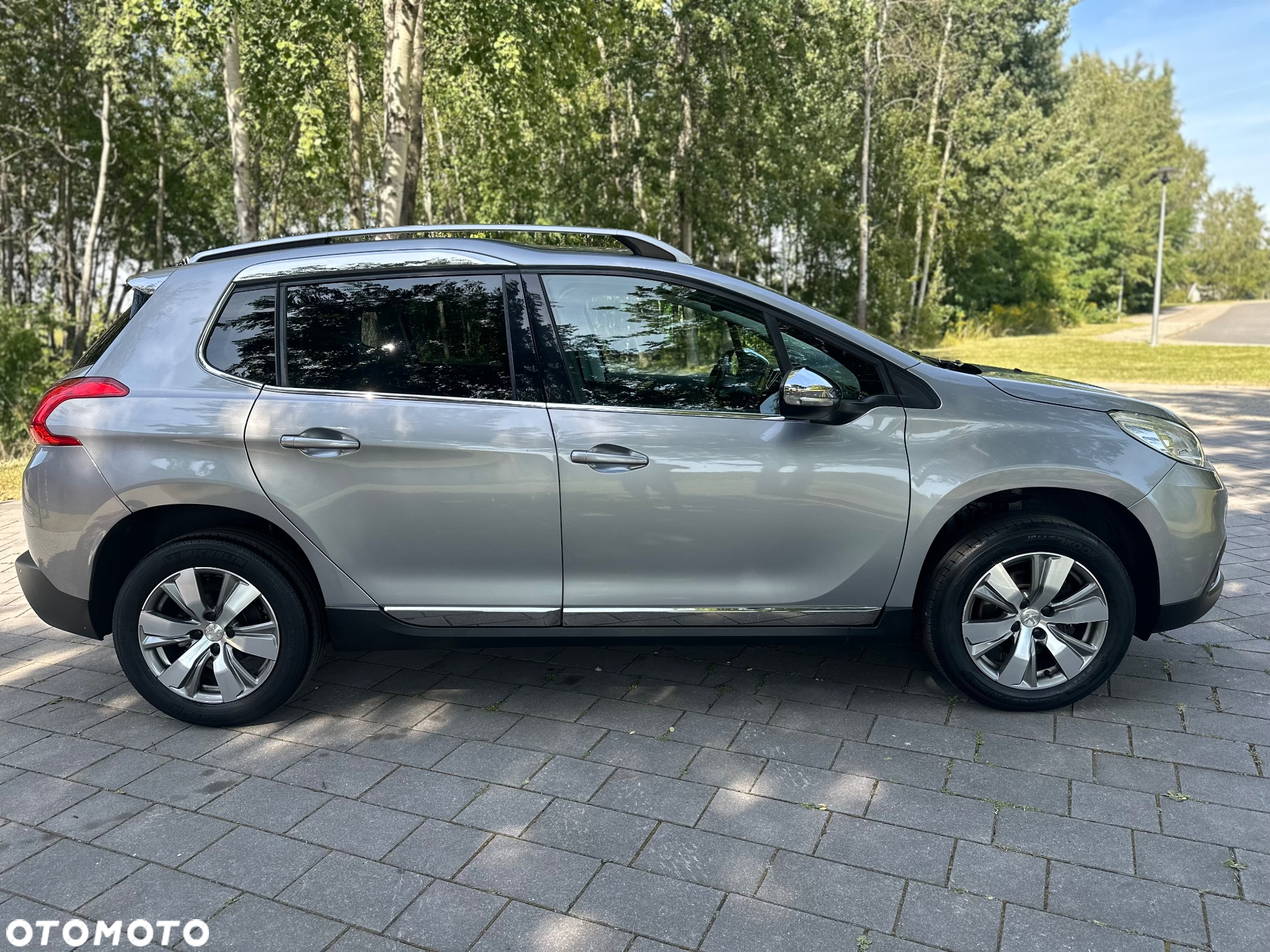 Peugeot 2008 1.2 Pure Tech GPF Signature S&S EAT6 - 3