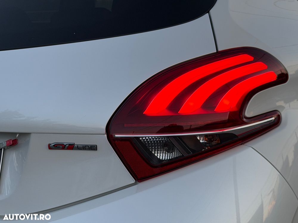 Peugeot 208 PureTech 110 Stop & Start Signature - 16