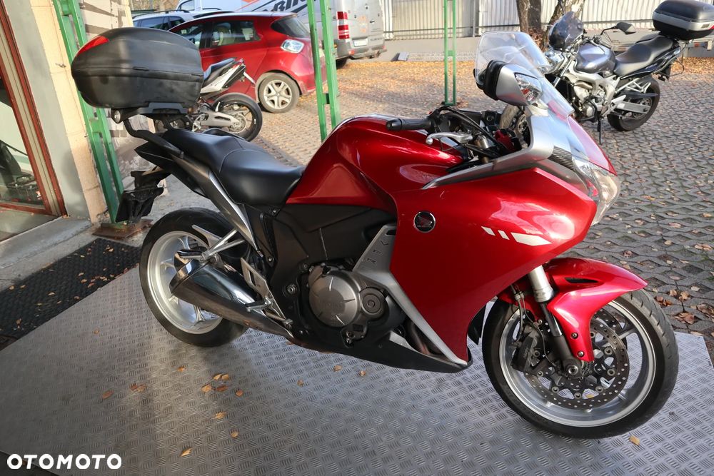 Honda VFR - 2