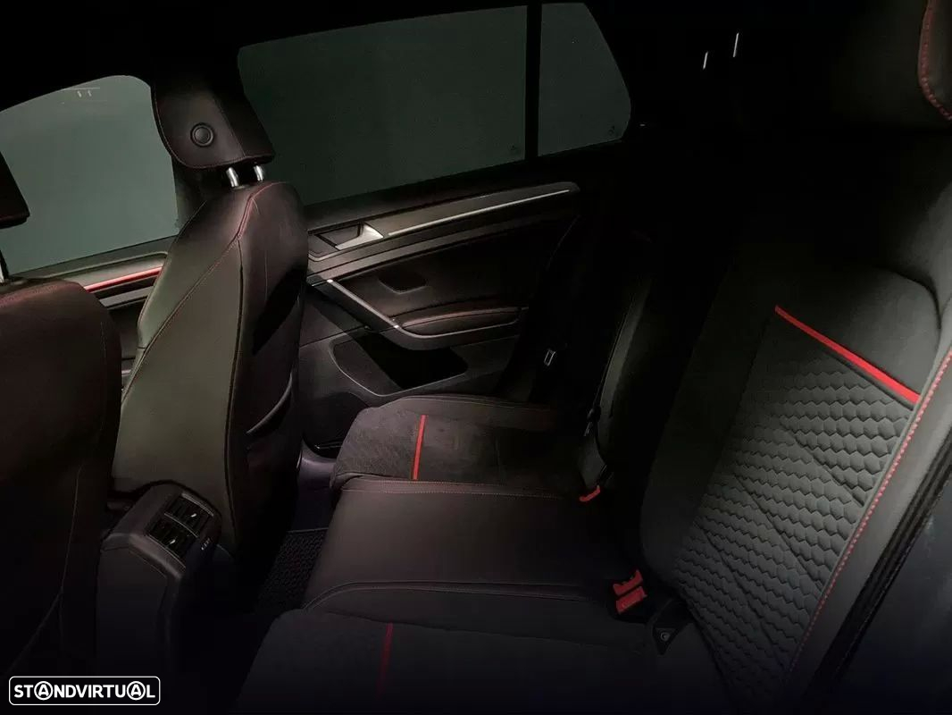 VW Golf 2.0 TSI GTI DSG Performance - 15