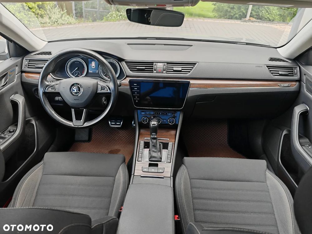 Skoda Superb 2.0 TDI SCR 4x4 Scout DSG - 19