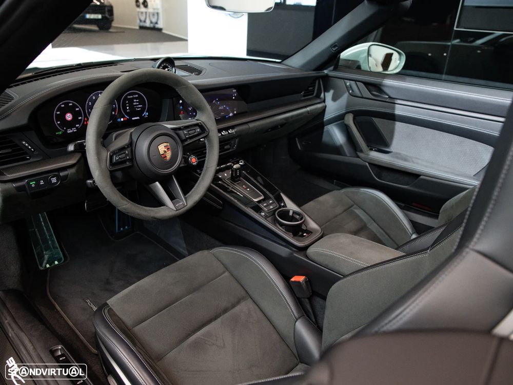 Porsche 911 (992) Carrera GTS - 39