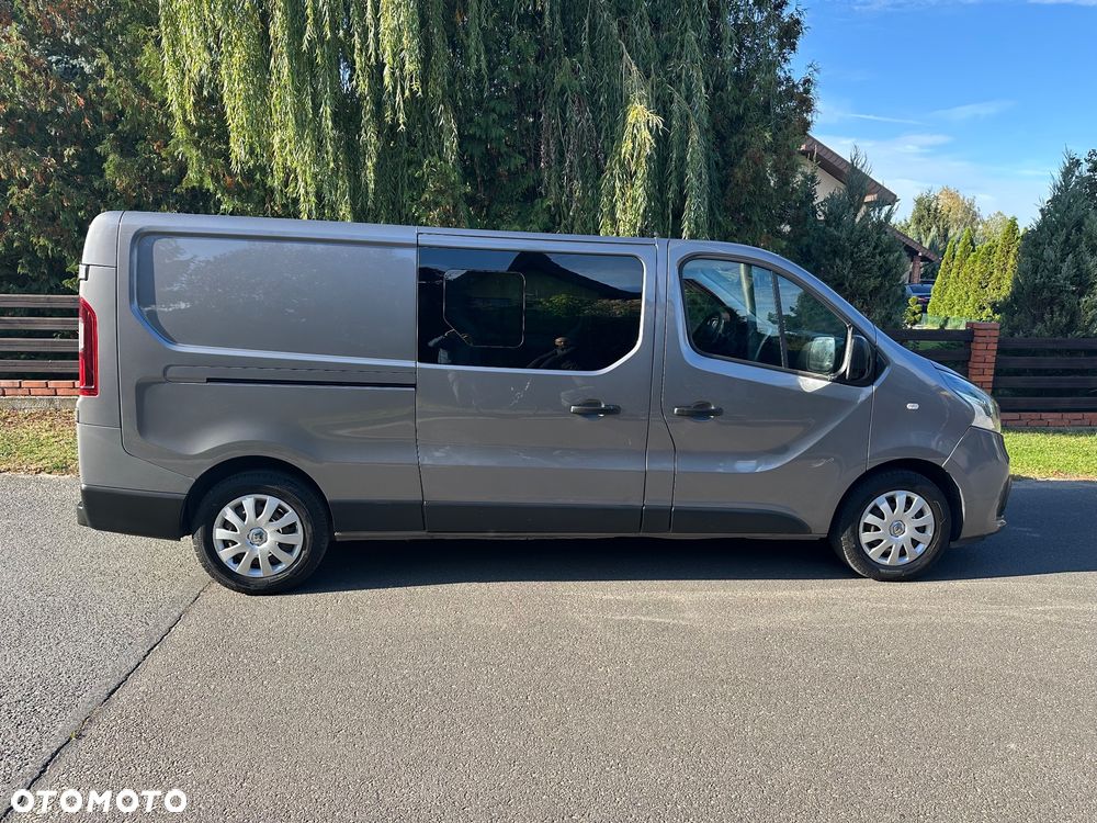 Renault Trafic 2017 photo 2