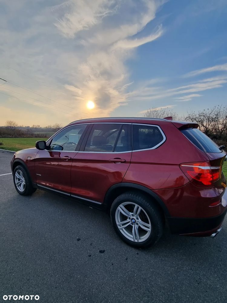 BMW X3 xDrive28i Sport-Aut - 3