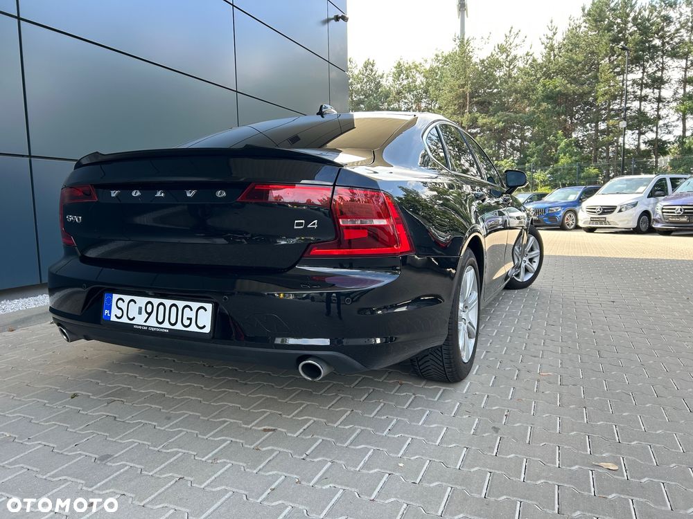 Volvo S90 D4 Momentum - 33