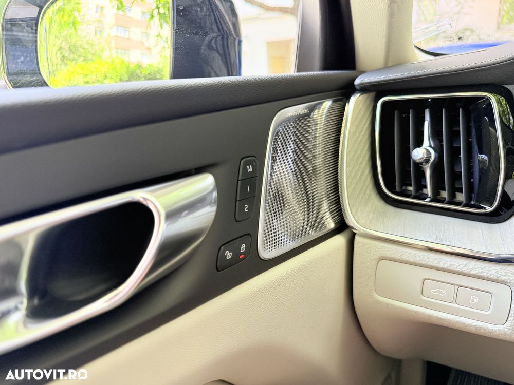 VOLVO XC60 2023 — imagine 18