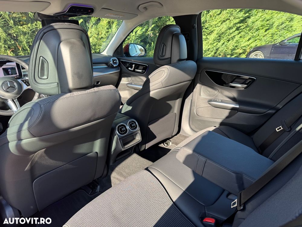 Mercedes-Benz C - 12