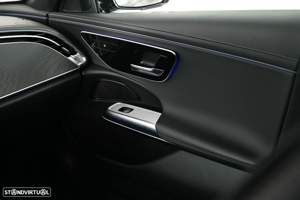 Mercedes-Benz E 300 e AMG Line - 23