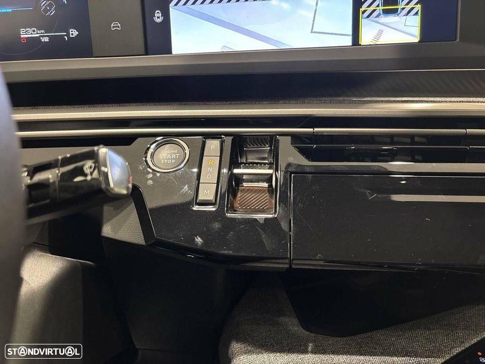 Peugeot 3008 1.2 Hybrid Allure e-DCS6 - 19