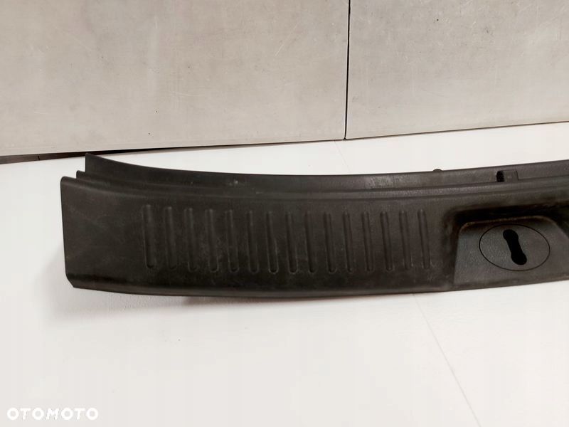 KIA SORENTO 2 II LIFT OSŁONA PASA PROGU BAGAŻNIKA 85770-2P500 - 2