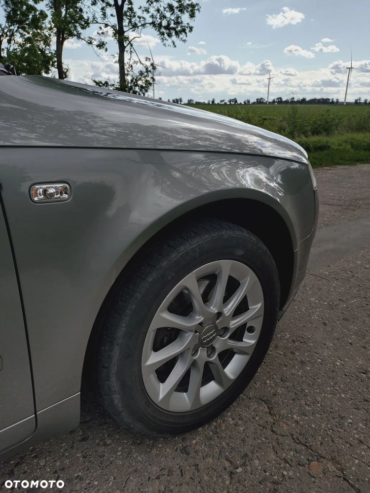 Audi A4 Limousine - 11