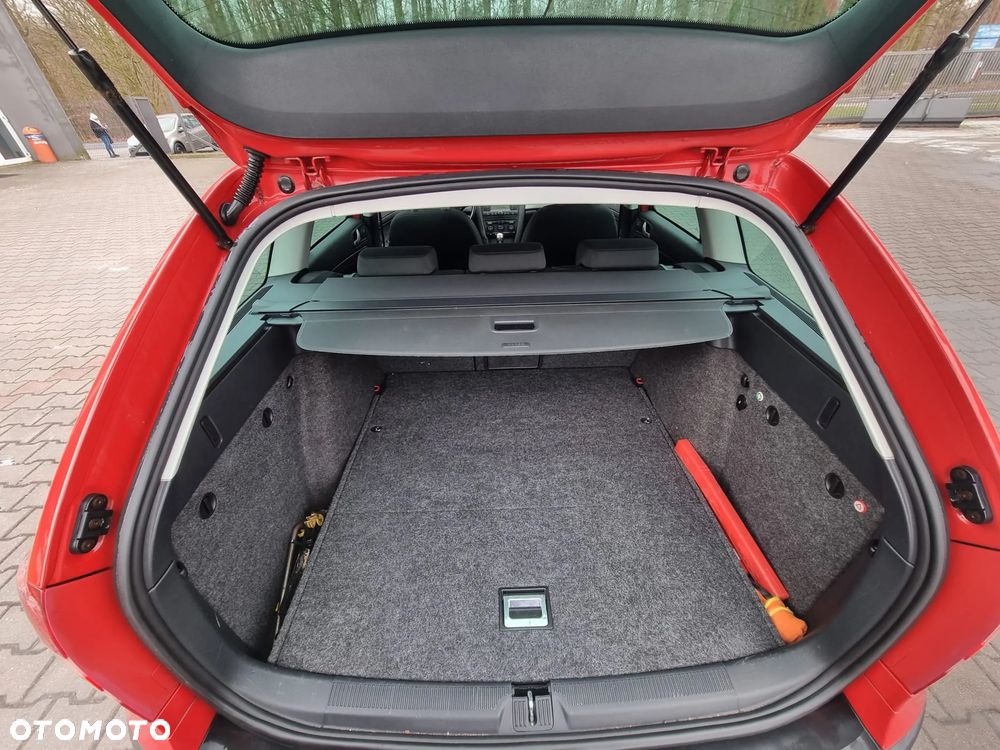 Skoda Octavia 1.8 TSI Ambiente - 12