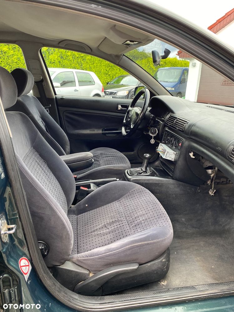 Volkswagen Passat 1.9 TDI Comfortline - 13