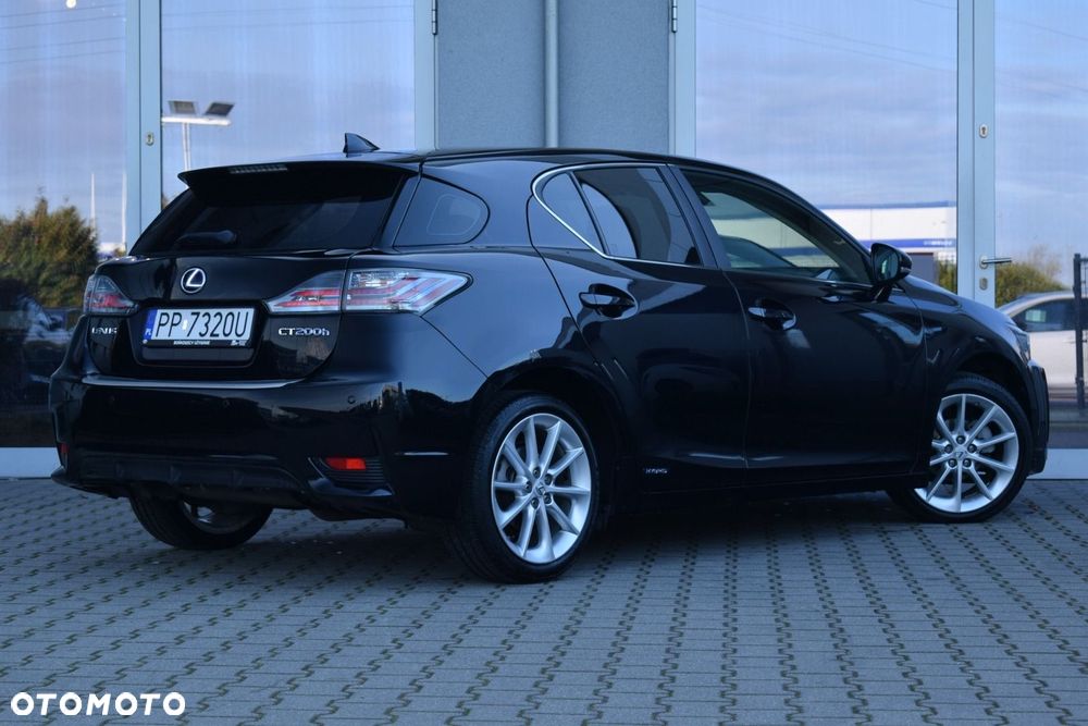 Lexus CT - 3