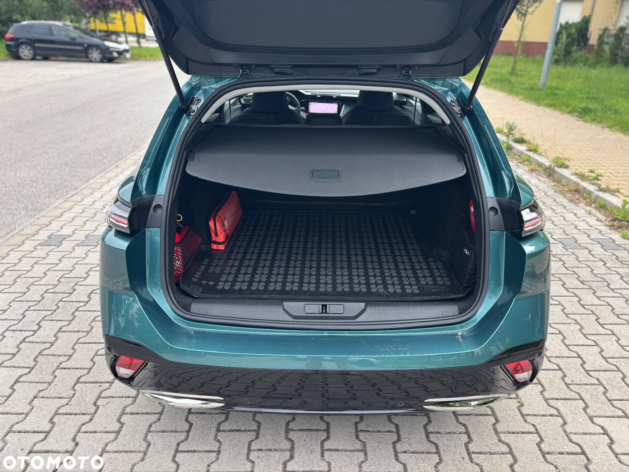 Peugeot 308 SW BlueHDi 130 EAT8 Stop & Start Allure Pack - 15