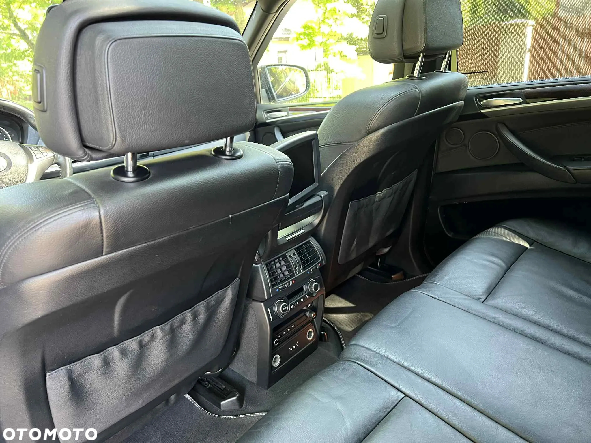 BMW X5 4.8i xDrive - 13