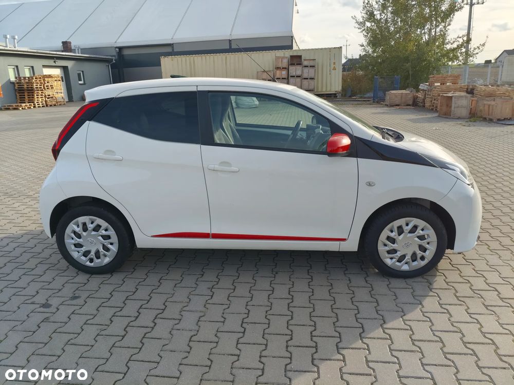 Toyota Aygo x.shift x-play connect - 5