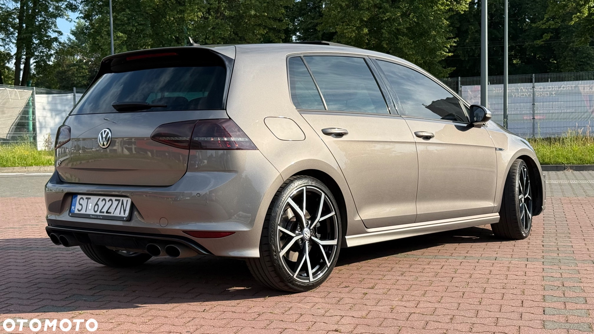 Volkswagen Golf VII 2.0 TSI BMT 4Mot R DSG - 3