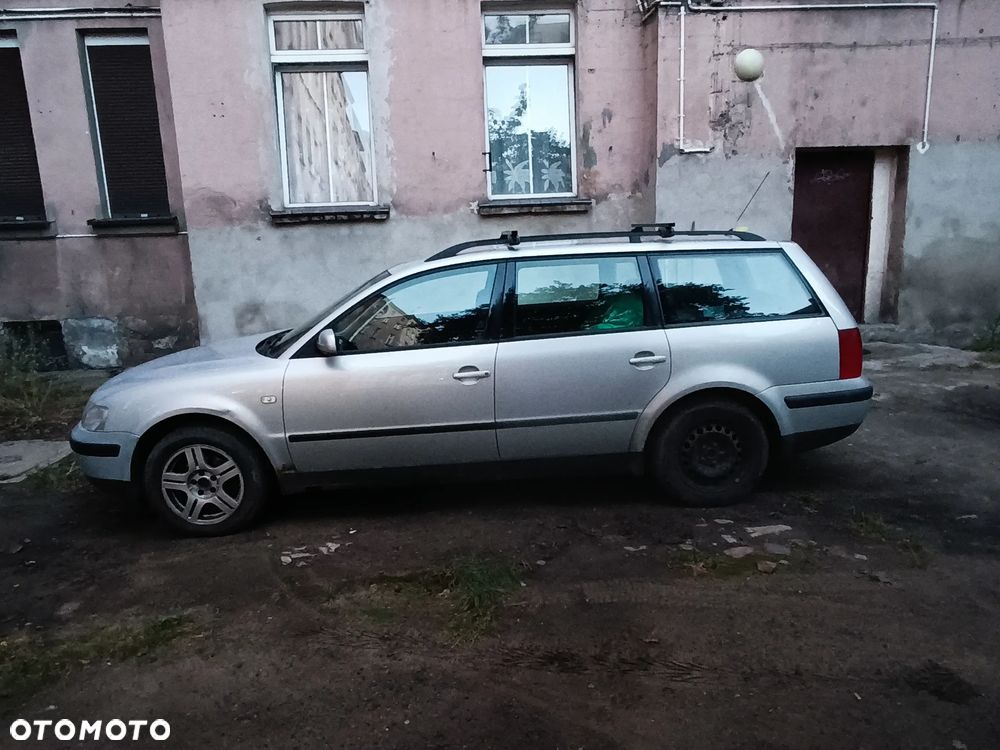 Volkswagen Passat 1.9 TDI Highline - 3