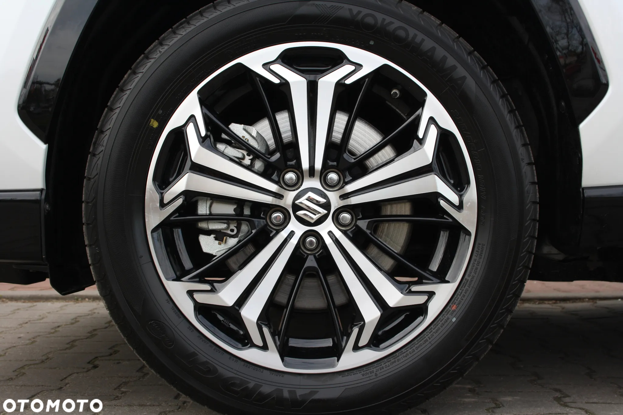 Suzuki Across 2.5 Plug-in Hybrid Elegance 4WD CVT - 33
