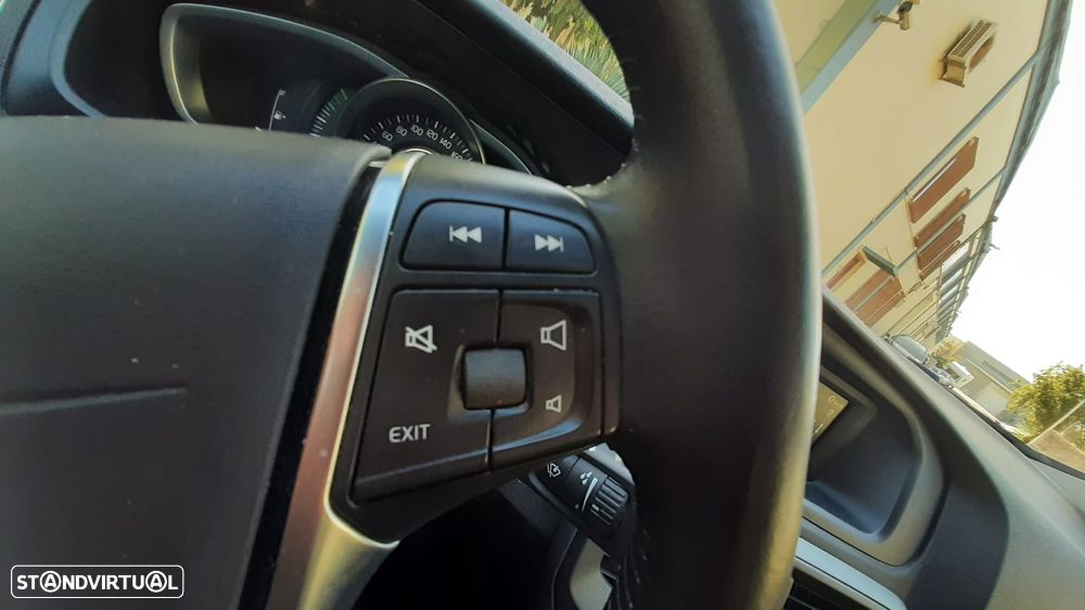 Volvo V40 2.0 D3 Momentum - 39