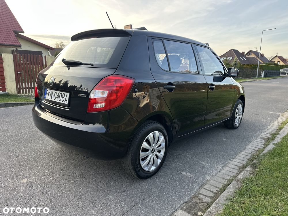 Skoda Fabia 1.2 HTP STYLE Edition - 2