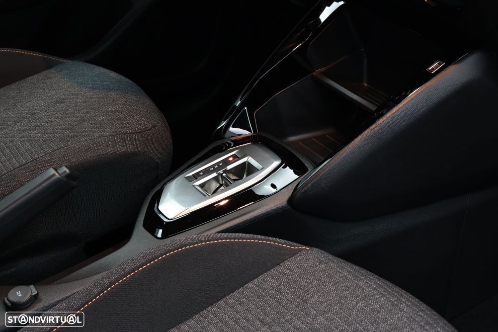 Peugeot 208 1.2 Hybrid Style e-DCS6 - 20