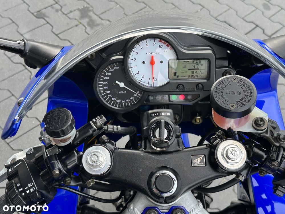 Honda VTR - 25